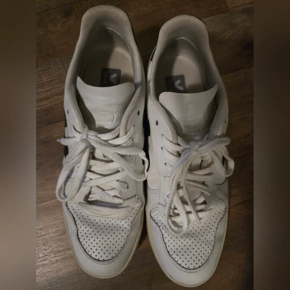 Veja Men's White and Black V_10 Leather Sneakers 10.5 - Picture 5 of 8